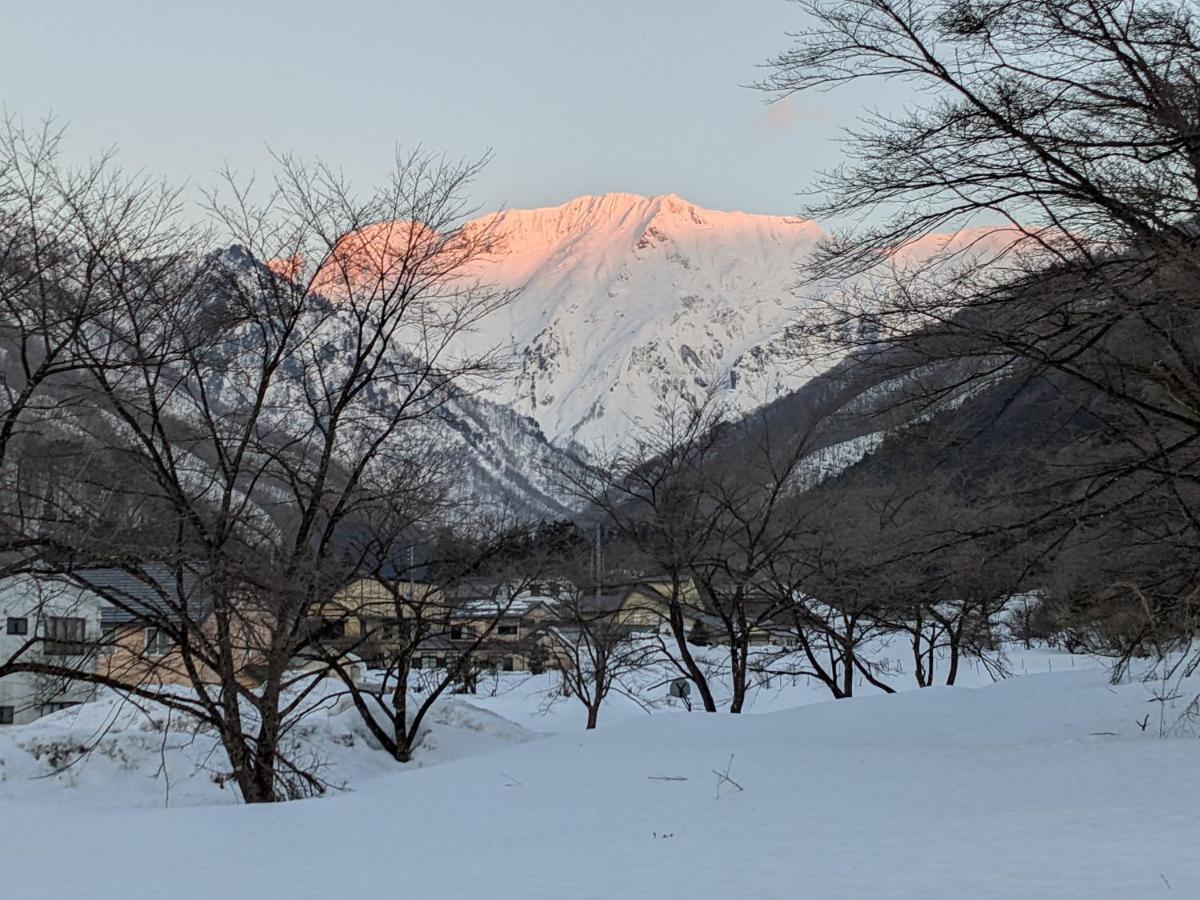 Tanigawa Valley Lodge & Coffee Roastery Минаками Экстерьер фото